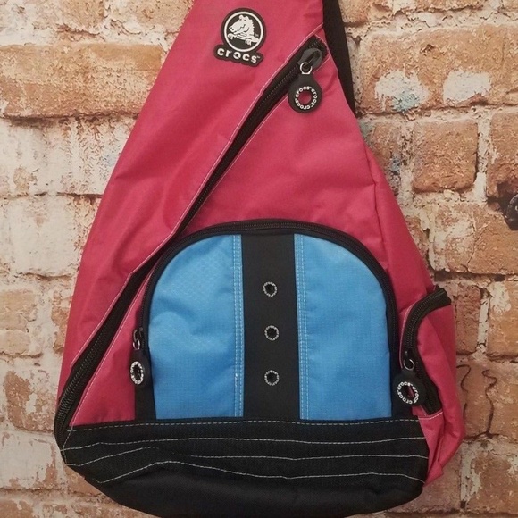 crocs sling bag